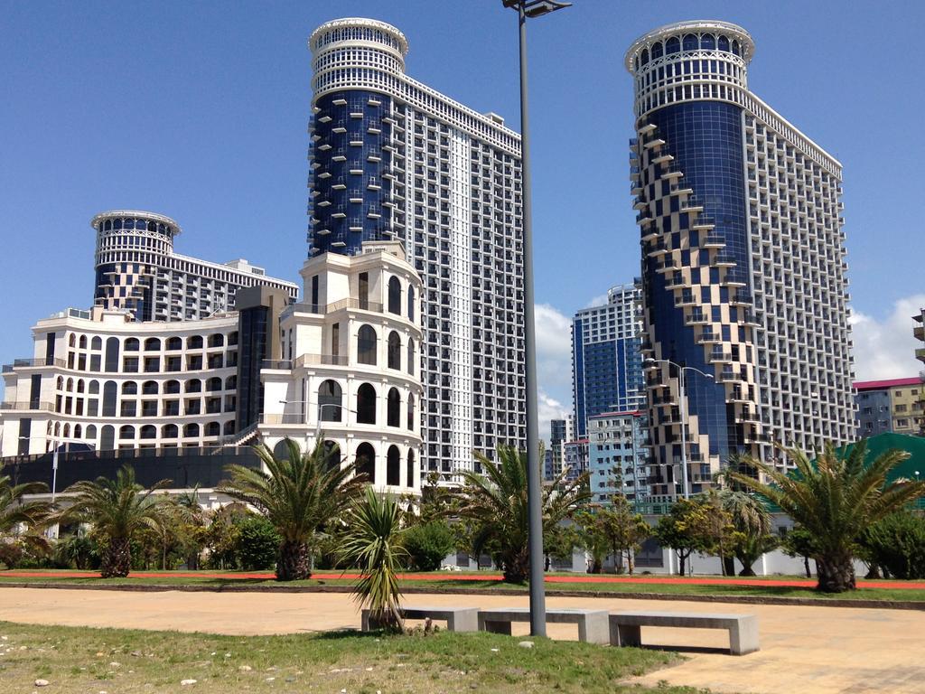 Apart Hotel Orbi Sea Towers Batumi Bagian luar foto